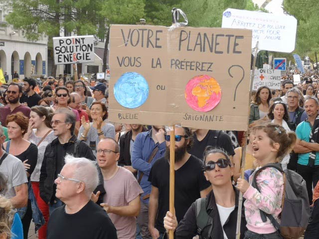 Le cortège de la marche pour le climat à Antigone Montpellier. C.P : S.B