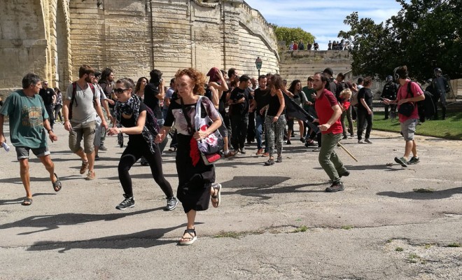 Situation tendue entre manifestants et forces de l'ordre en marge de la manifestation au Peyrou Montpellier