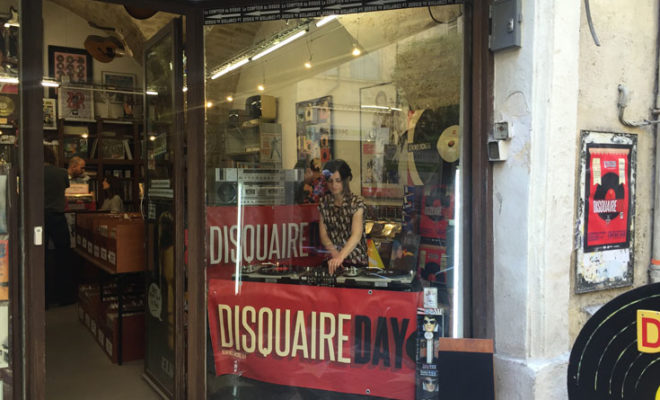Dj Set au Comptoir du Disque pour le Disquaire Day à Montpellier. C.P : F.A