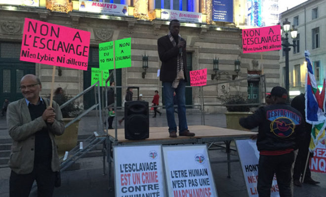 Yaré Diagne, représentant du collectif du 10 mai pour la mémoire de l'esclavage, lors de son discours durant le rassemblement à Montpellier contre l'esclavage en Libye. C.P : F.A