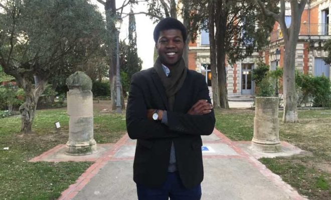 H. F. Diané dans son "havre de paix" à la maison des Relations Internationales Montpellier. C.P : F.A