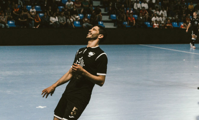 Hamza Aarab, Président du MMF et joueur de luxe ce dimanche 6 mai, n’a pas pu éviter la défaite. ©viziondakour