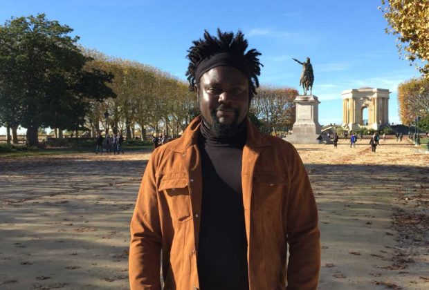 Le poète Marcel Camill' aux jardins du Peyrou de Montpellier. CP : F.A