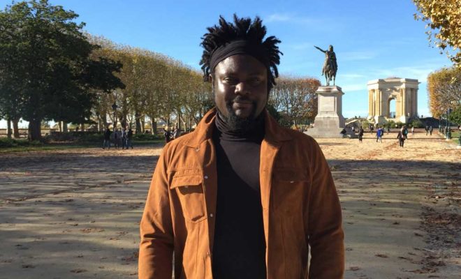 Le poète Marcel Camill' aux jardins du Peyrou de Montpellier. CP : F.A