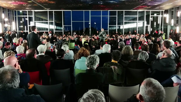 Un citoyen prend la parole au Grand Débat à Montpellier