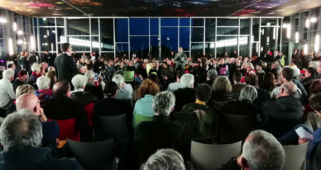 Un citoyen prend la parole au Grand Débat à Montpellier