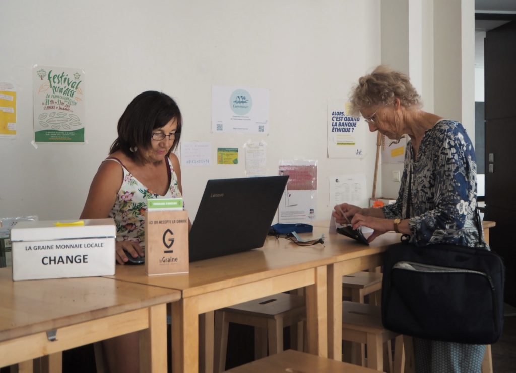 Aujourd'hui Chantal Mazurek tient le comptoir d'échange au Faubourg Montpellier. C.P : AF